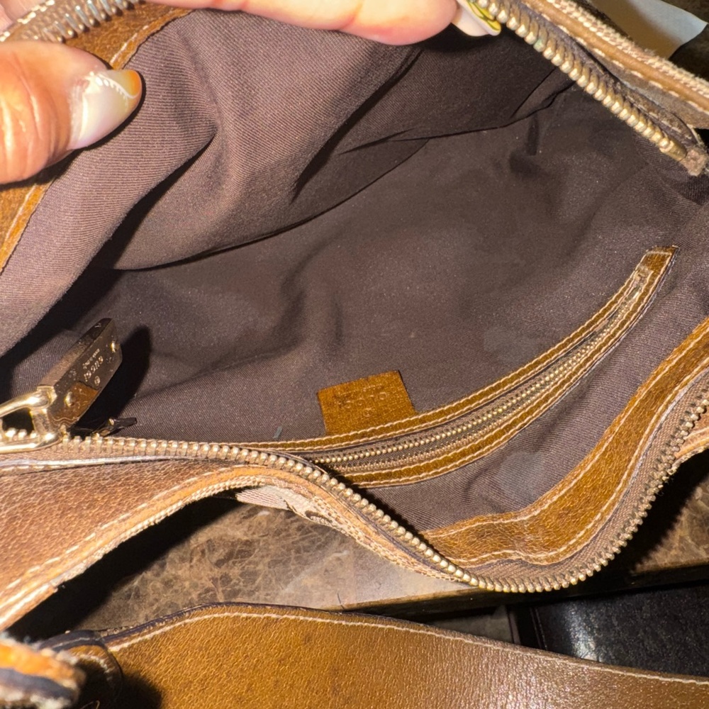 Gucci Beige and Brown Monogram Shoulder Bag - Picture 4 of 6